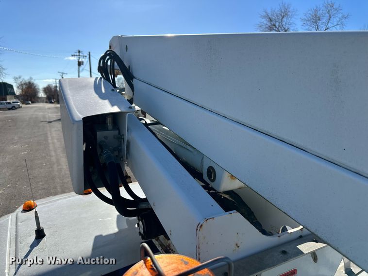 image for item DW2943 2007 Ford F550 Super Duty  bucket truck