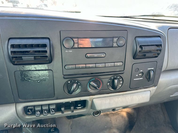 image for item DW2943 2007 Ford F550 Super Duty  bucket truck