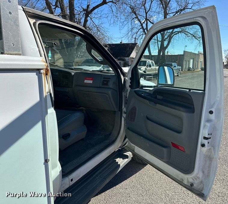 image for item DW2943 2007 Ford F550 Super Duty  bucket truck