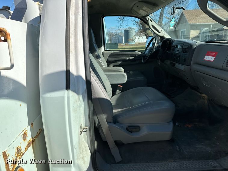 image for item DW2943 2007 Ford F550 Super Duty  bucket truck