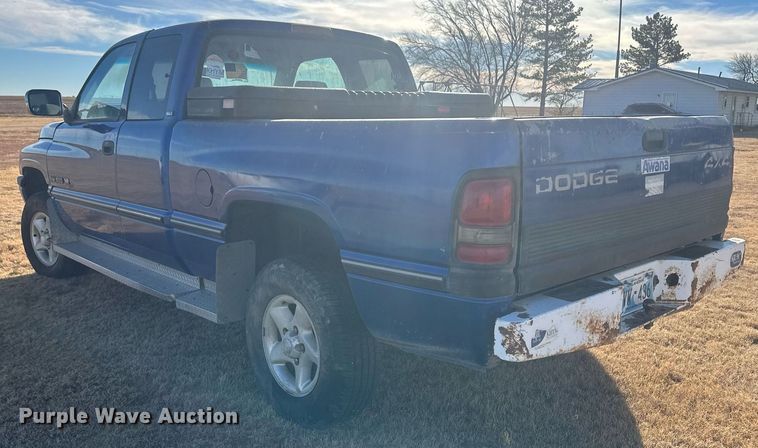 image for item EK9794 1997 Dodge Ram 1500  Club Cab pickup truck