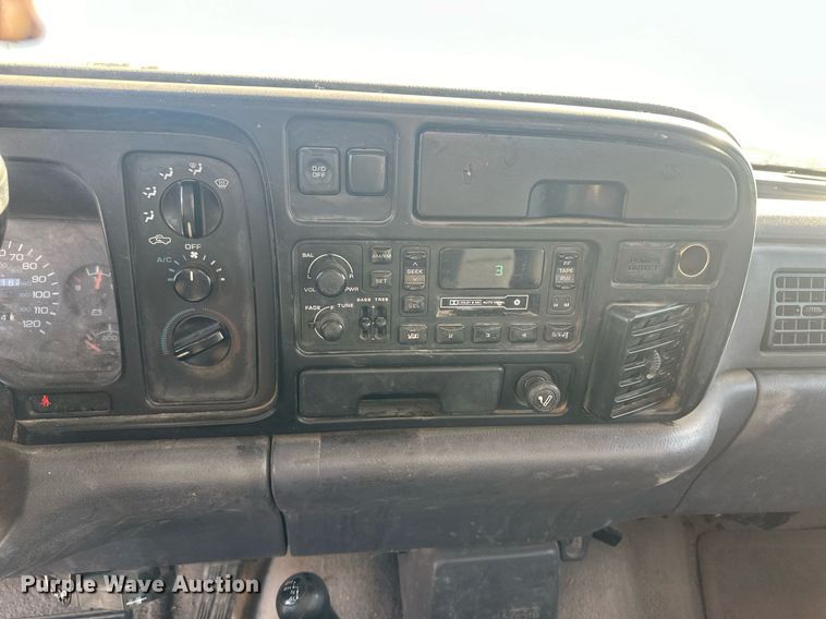 image for item EK9794 1997 Dodge Ram 1500  Club Cab pickup truck