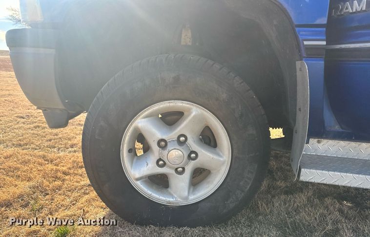 image for item EK9794 1997 Dodge Ram 1500  Club Cab pickup truck