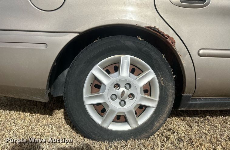 image for item EK9798 2007 Ford Taurus