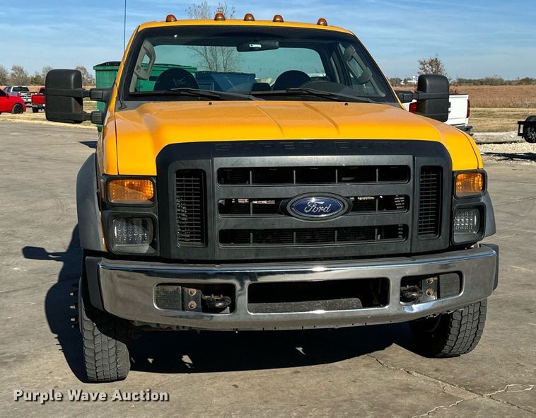 image for item GG9889 2008 Ford F450 Super Duty  truck cab and chassis