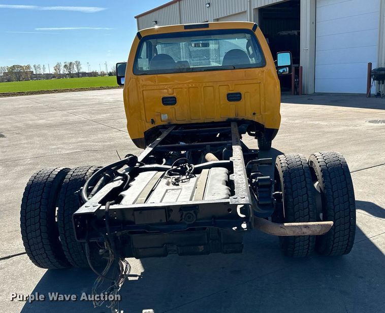 image for item GG9889 2008 Ford F450 Super Duty  truck cab and chassis