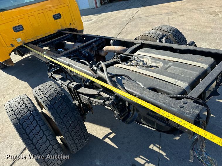 image for item GG9889 2008 Ford F450 Super Duty  truck cab and chassis