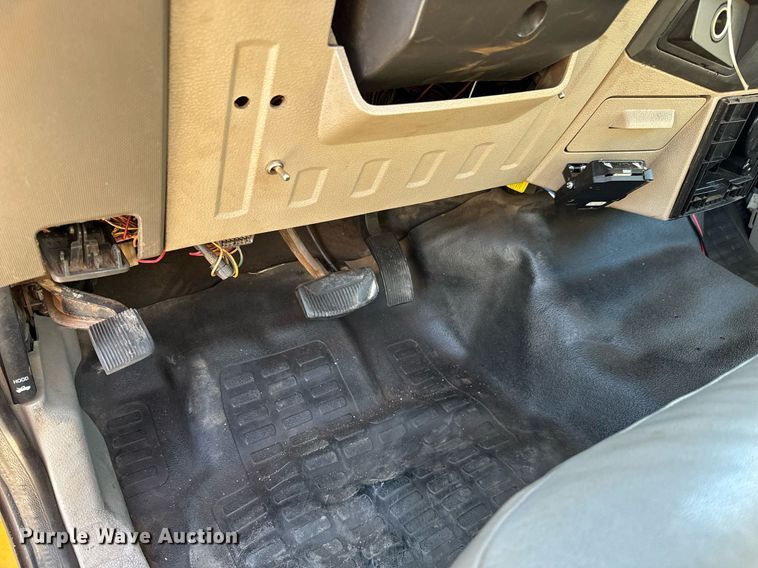 image for item GG9889 2008 Ford F450 Super Duty  truck cab and chassis