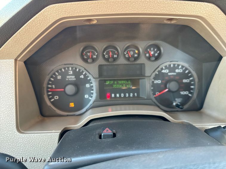 image for item GG9889 2008 Ford F450 Super Duty  truck cab and chassis