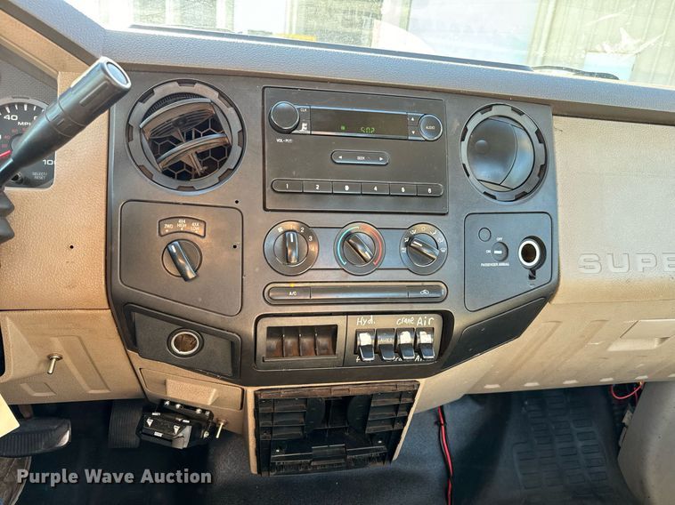 image for item GG9889 2008 Ford F450 Super Duty  truck cab and chassis