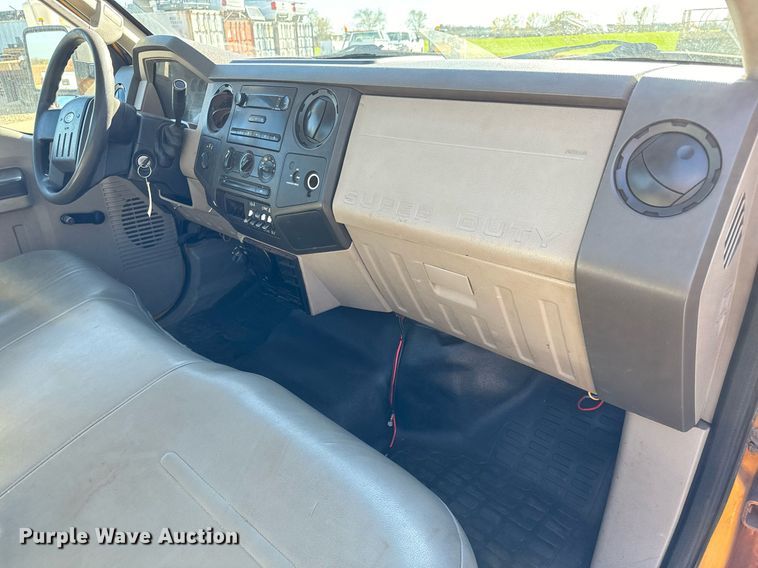 image for item GG9889 2008 Ford F450 Super Duty  truck cab and chassis