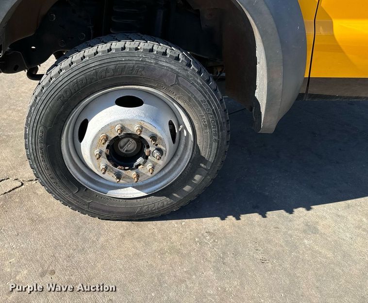 image for item GG9889 2008 Ford F450 Super Duty  truck cab and chassis