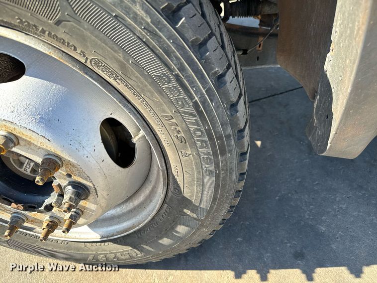 image for item GG9889 2008 Ford F450 Super Duty  truck cab and chassis