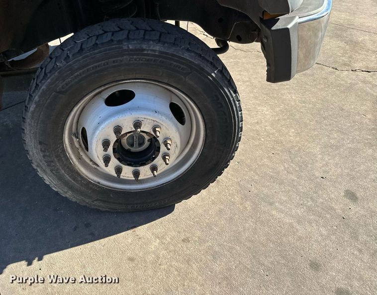 image for item GG9889 2008 Ford F450 Super Duty  truck cab and chassis