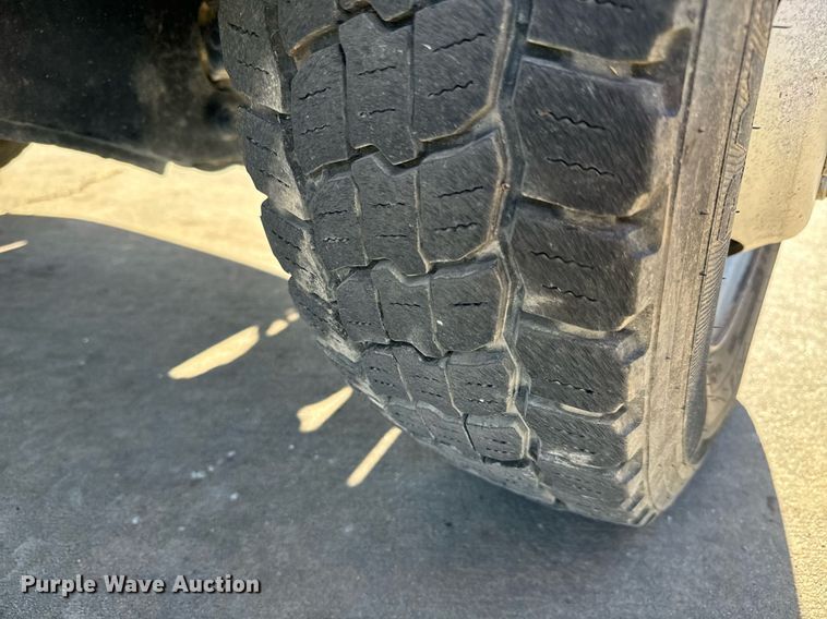 image for item GG9889 2008 Ford F450 Super Duty  truck cab and chassis