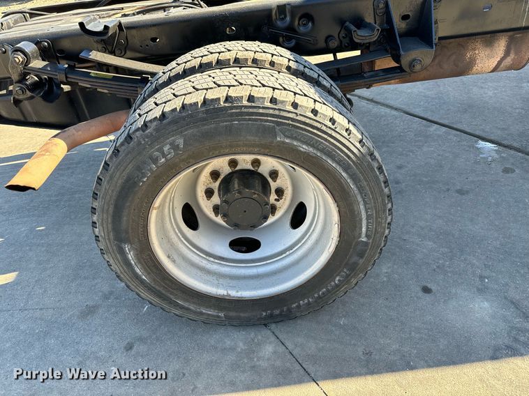 image for item GG9889 2008 Ford F450 Super Duty  truck cab and chassis