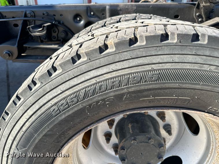 image for item GG9889 2008 Ford F450 Super Duty  truck cab and chassis