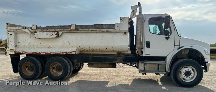 image for item GG9911 2003 Freightliner Business Class M2  dump truck