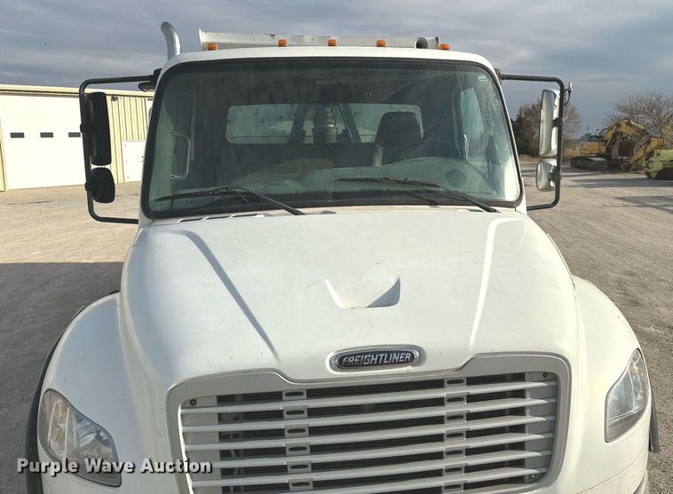 image for item GG9911 2003 Freightliner Business Class M2  dump truck