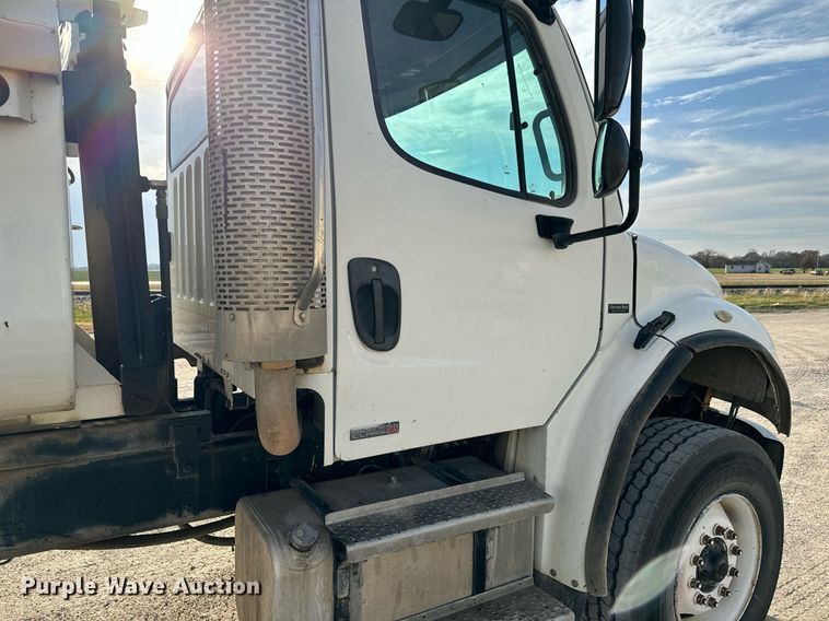 image for item GG9911 2003 Freightliner Business Class M2  dump truck