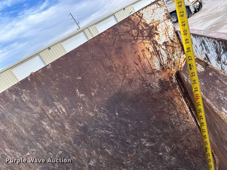 image for item GG9911 2003 Freightliner Business Class M2  dump truck