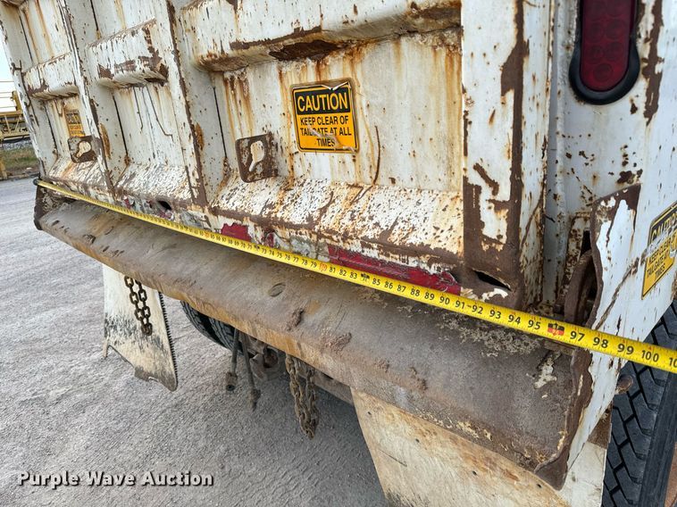 image for item GG9911 2003 Freightliner Business Class M2  dump truck