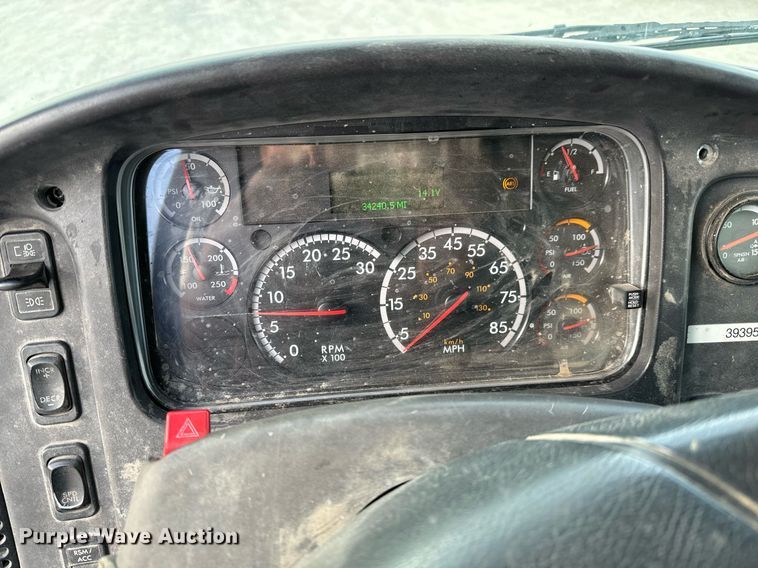 image for item GG9911 2003 Freightliner Business Class M2  dump truck