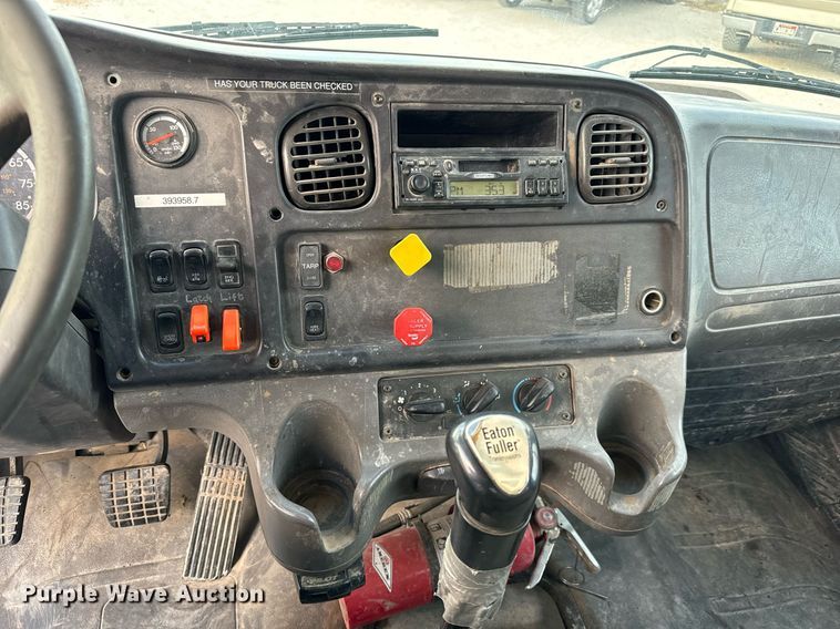 image for item GG9911 2003 Freightliner Business Class M2  dump truck