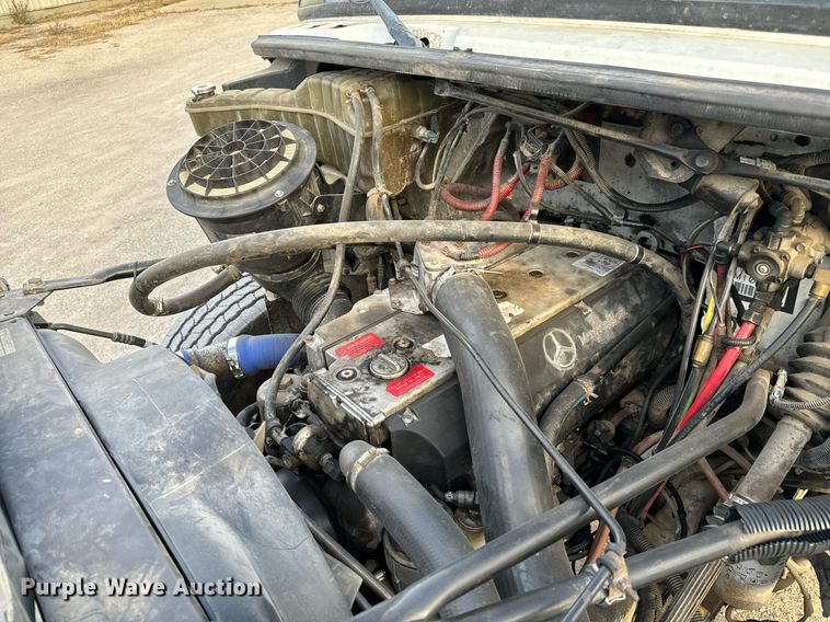 image for item GG9911 2003 Freightliner Business Class M2  dump truck