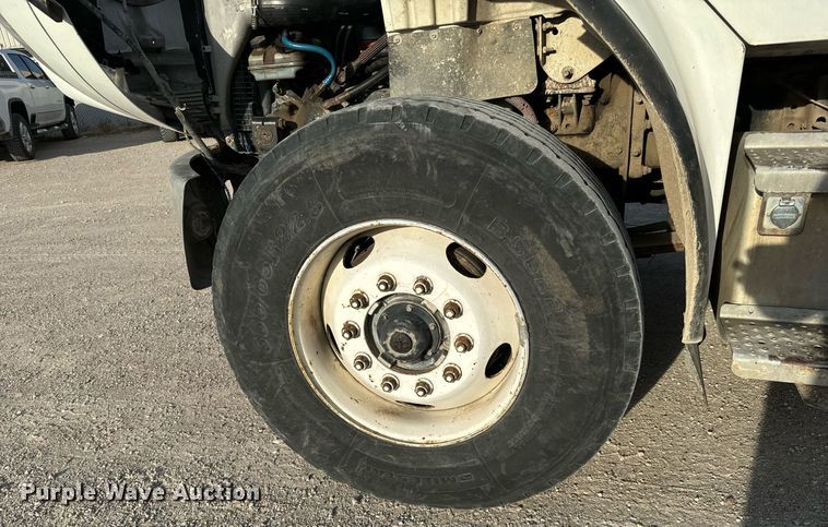 image for item GG9911 2003 Freightliner Business Class M2  dump truck