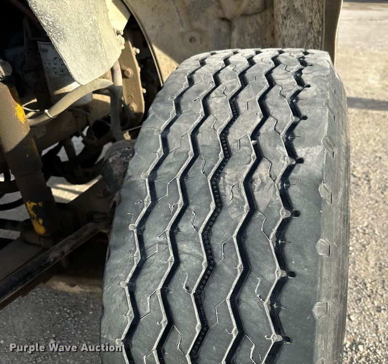 image for item GG9911 2003 Freightliner Business Class M2  dump truck