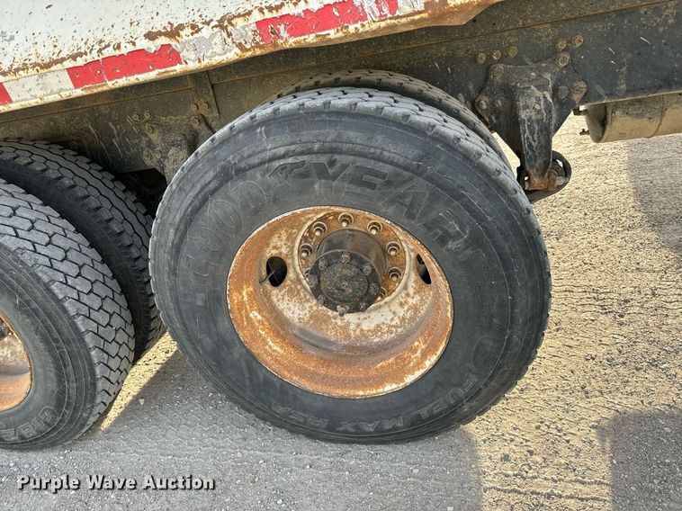 image for item GG9911 2003 Freightliner Business Class M2  dump truck