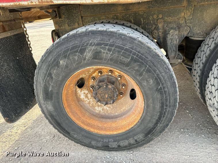 image for item GG9911 2003 Freightliner Business Class M2  dump truck