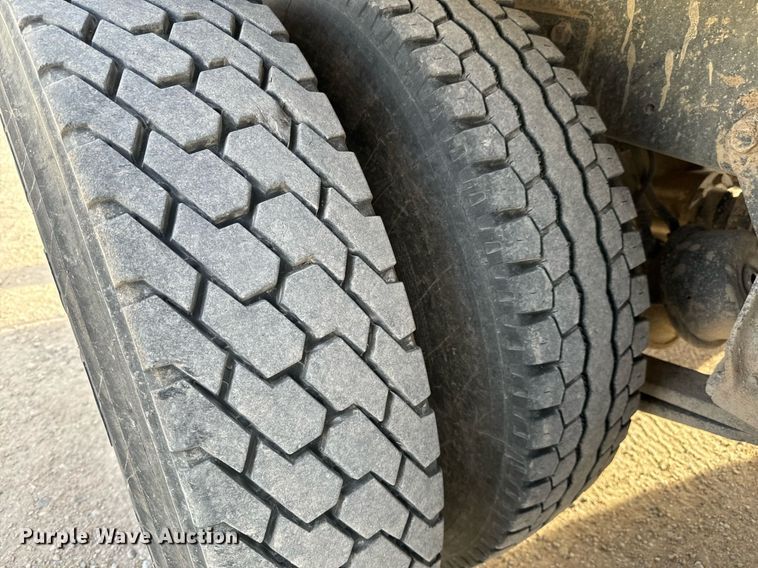 image for item GG9911 2003 Freightliner Business Class M2  dump truck