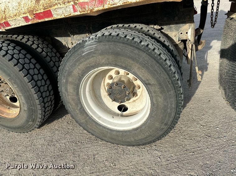 image for item GG9911 2003 Freightliner Business Class M2  dump truck