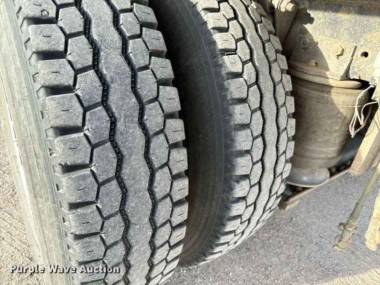 image for item GG9911 2003 Freightliner Business Class M2  dump truck