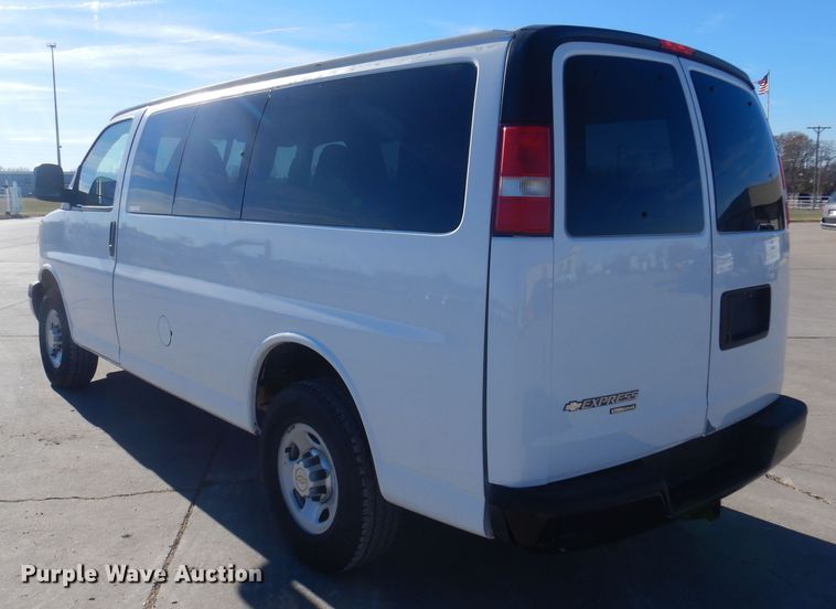 image for item GG9932 2012 Chevrolet Express 2500  van