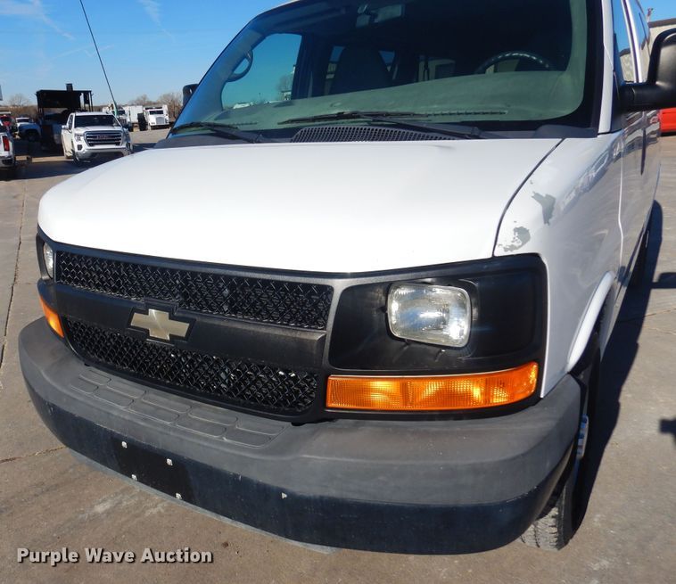 image for item GG9932 2012 Chevrolet Express 2500  van