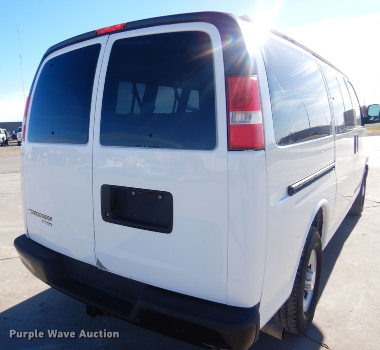 image for item GG9932 2012 Chevrolet Express 2500  van