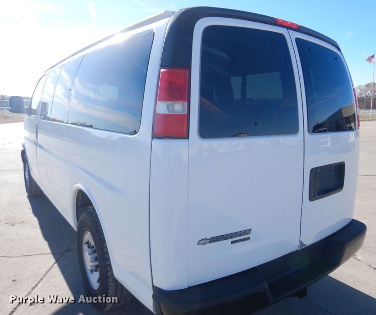 image for item GG9932 2012 Chevrolet Express 2500  van