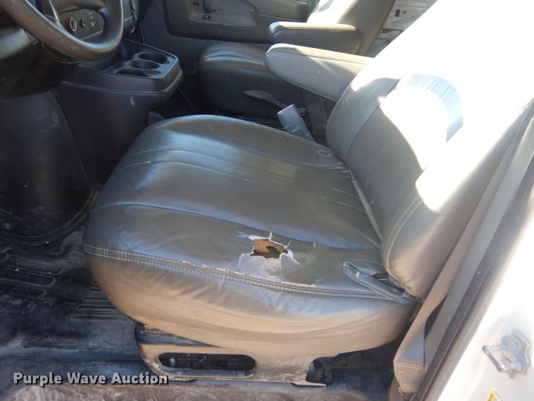 image for item GG9932 2012 Chevrolet Express 2500  van