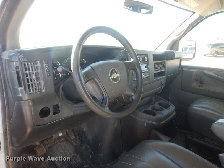 image for item GG9932 2012 Chevrolet Express 2500  van