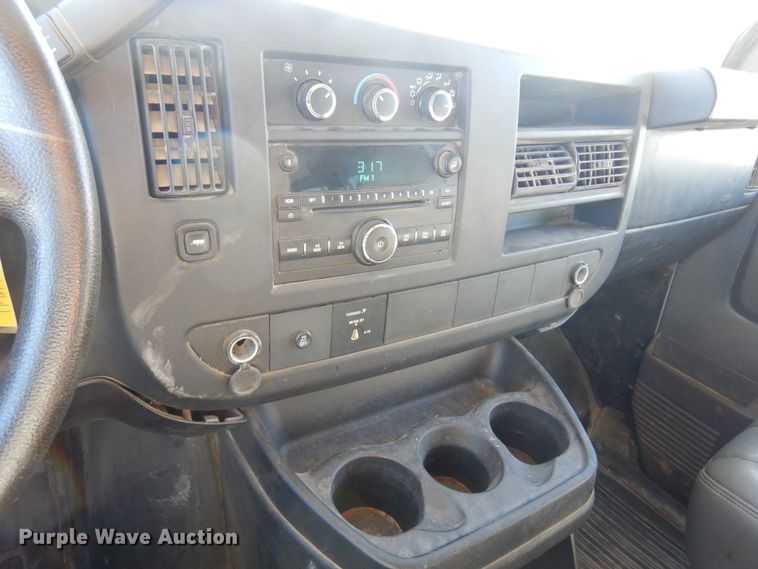 image for item GG9932 2012 Chevrolet Express 2500  van