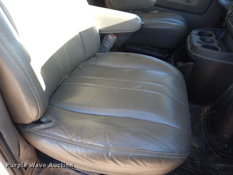 image for item GG9932 2012 Chevrolet Express 2500  van