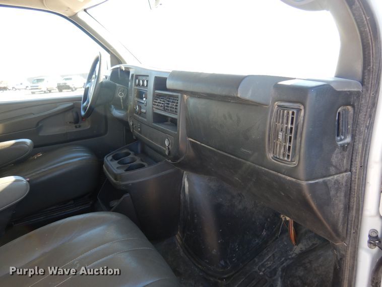 image for item GG9932 2012 Chevrolet Express 2500  van