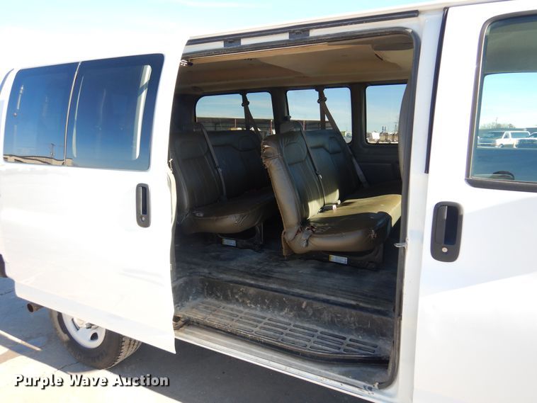 image for item GG9932 2012 Chevrolet Express 2500  van