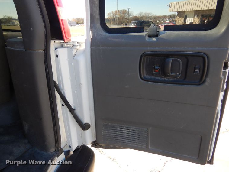 image for item GG9932 2012 Chevrolet Express 2500  van