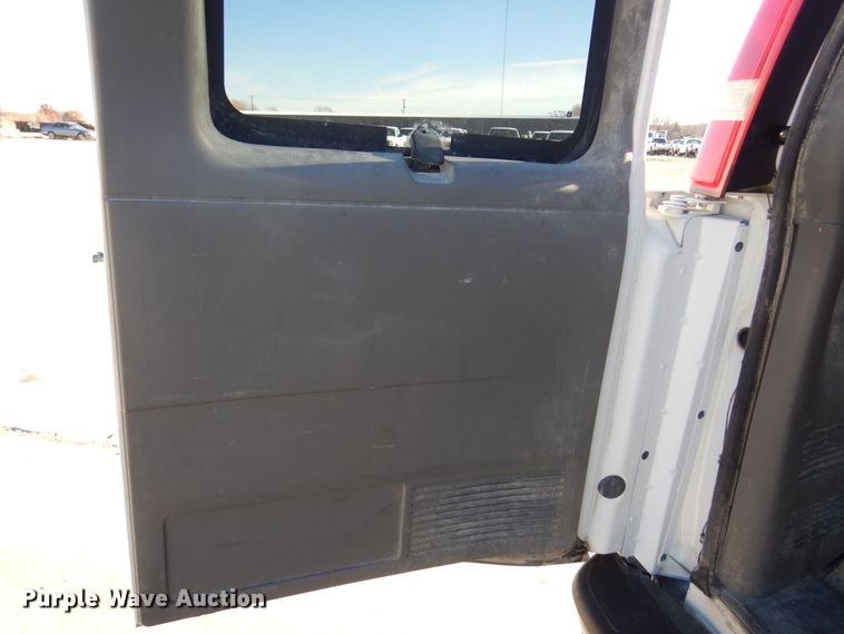 image for item GG9932 2012 Chevrolet Express 2500  van