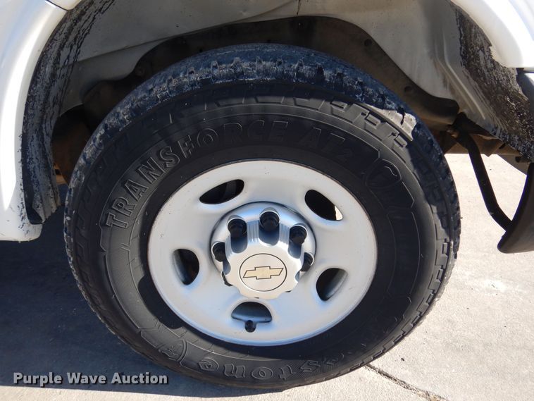 image for item GG9932 2012 Chevrolet Express 2500  van