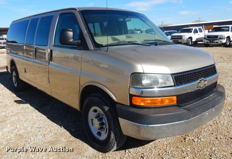 image for item GG9933 2012 Chevrolet Express 3500  van